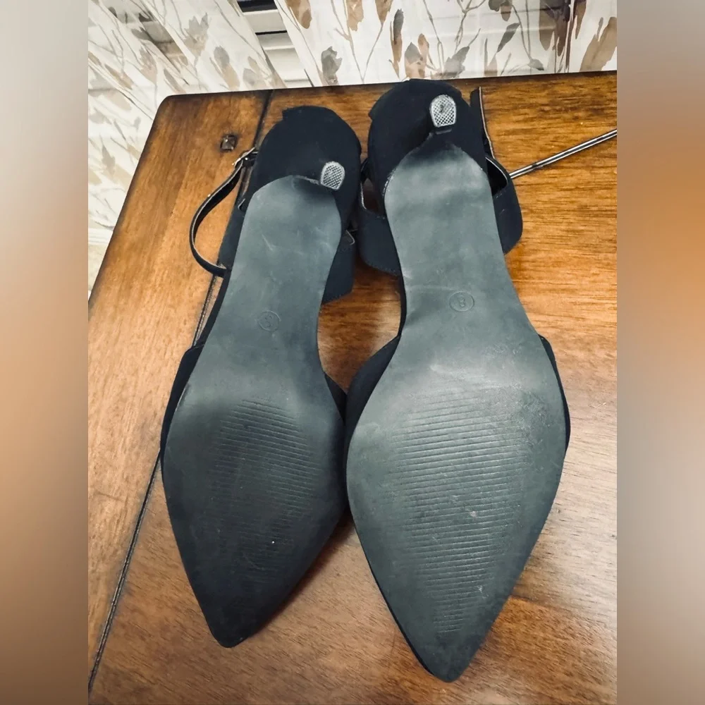Elegant Black Women's Heels with Ankle Strap - Picture 5 of 6